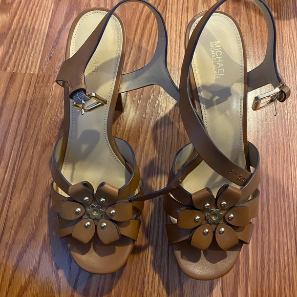 Michael kors heels - Picture 4 of 5